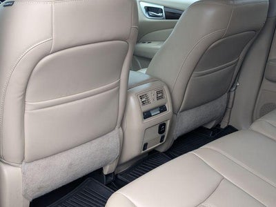 2016 Nissan Pathfinder SL