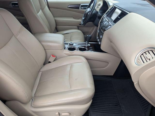 2016 Nissan Pathfinder SL