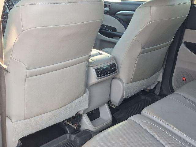 2017 Toyota Highlander Limited Platinum