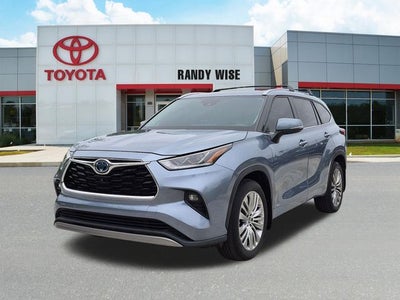 2022 Toyota Highlander Hybrid Platinum