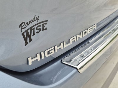 2022 Toyota Highlander Hybrid Platinum