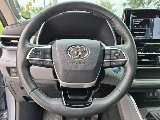 2022 Toyota Highlander Hybrid Platinum