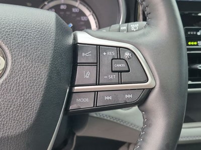 2022 Toyota Highlander Hybrid Platinum