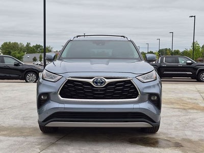 2022 Toyota Highlander Hybrid Platinum