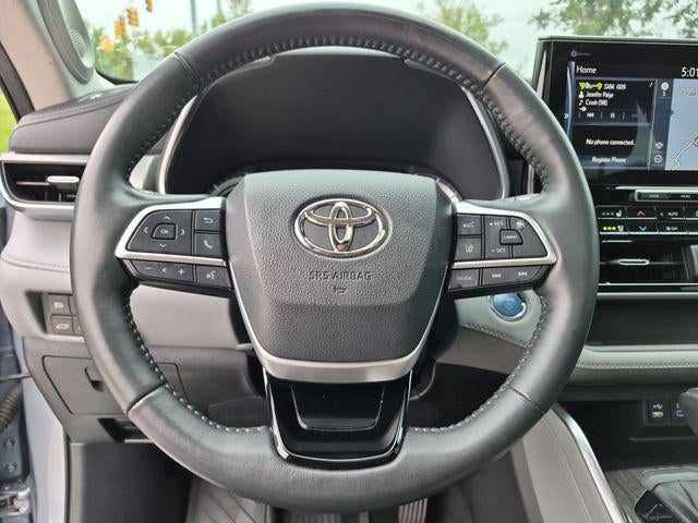 2022 Toyota Highlander Hybrid Platinum