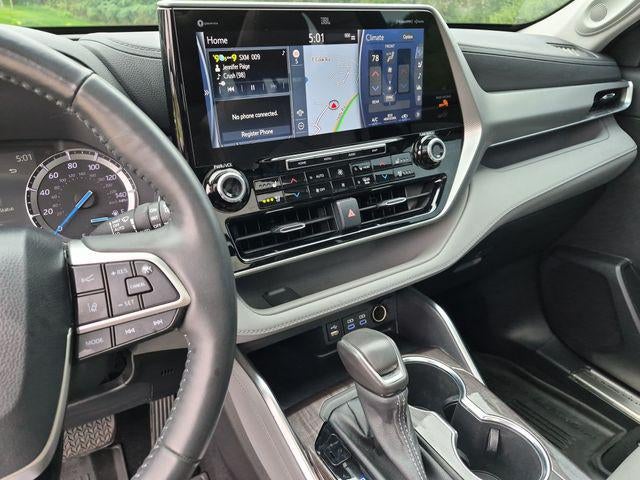 2022 Toyota Highlander Hybrid Platinum