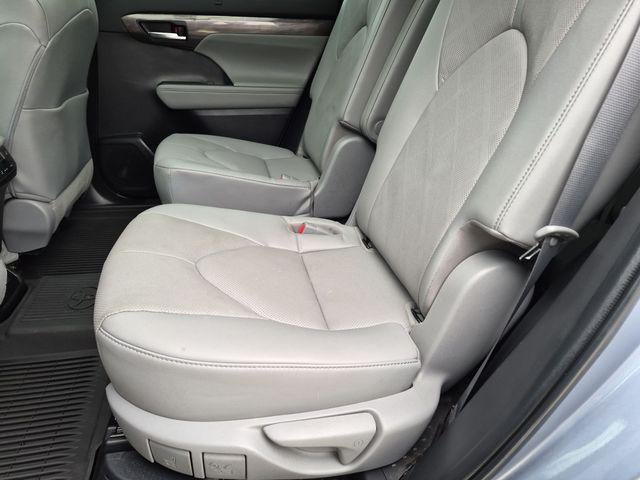 2022 Toyota Highlander Hybrid Platinum