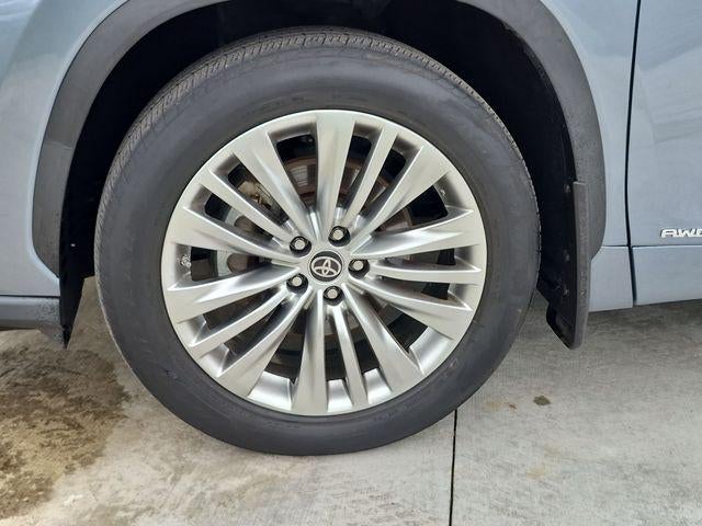 2022 Toyota Highlander Hybrid Platinum