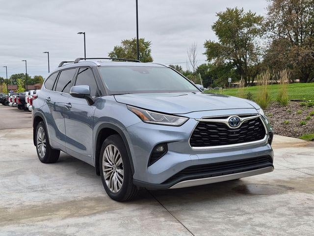 2022 Toyota Highlander Hybrid Platinum