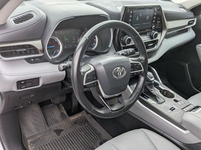 2022 Toyota HIGHLANDER HYBRD XLE