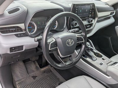 2022 Toyota HIGHLANDER HYBRD XLE