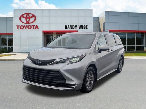 2022 Toyota Sienna XLE 7 Passenger