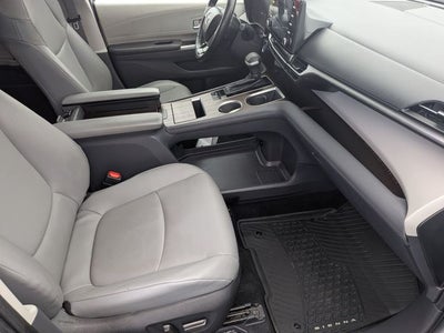 2022 Toyota Sienna XLE 7 Passenger