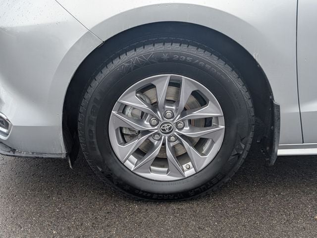 2022 Toyota Sienna XLE 7 Passenger