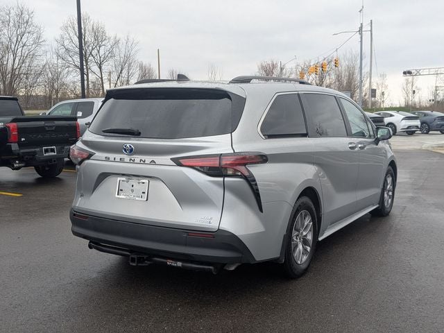 2022 Toyota Sienna XLE 7 Passenger