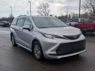 2022 Toyota Sienna XLE 7 Passenger