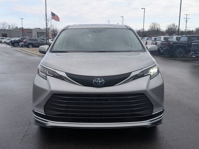 2022 Toyota Sienna XLE 7 Passenger