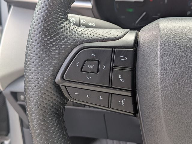 2022 Toyota Sienna LE 8 Passenger