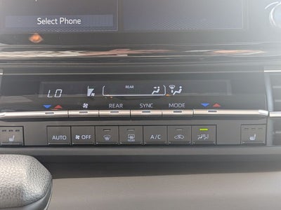 2022 Toyota Sienna LE 8 Passenger