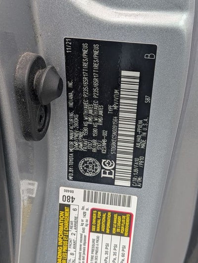 2022 Toyota Sienna LE 8 Passenger