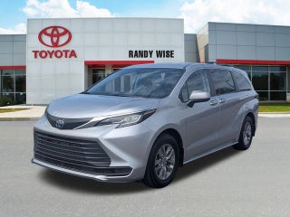 2022 Toyota Sienna LE 8 Passenger