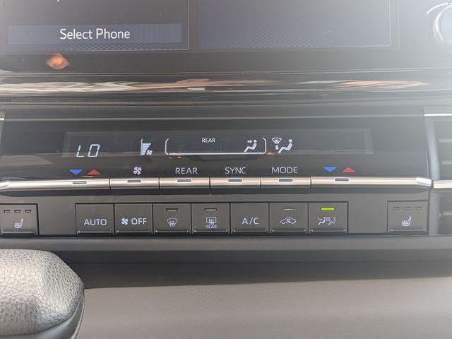 2022 Toyota Sienna LE 8 Passenger