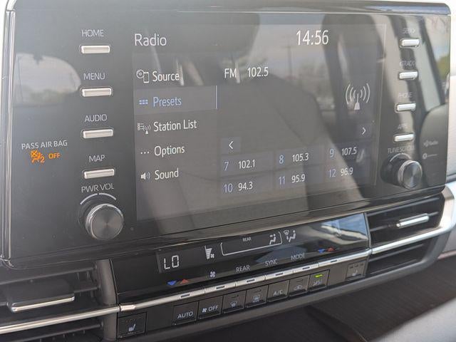 2022 Toyota Sienna LE 8 Passenger