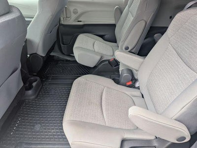 2022 Toyota Sienna LE 8 Passenger