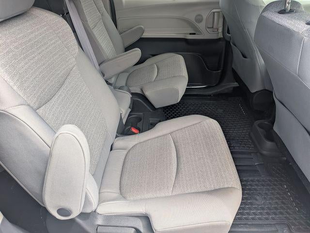2022 Toyota Sienna LE 8 Passenger