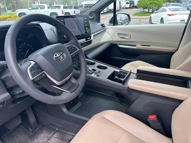 2023 Toyota Sienna XLE 7 Passenger