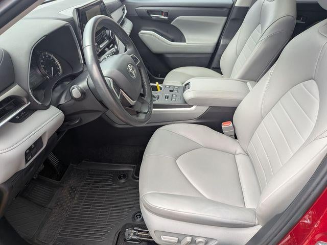 2024 Toyota HIGHLANDER XLE