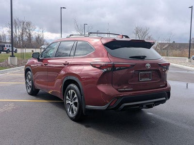 2024 Toyota HIGHLANDER XLE