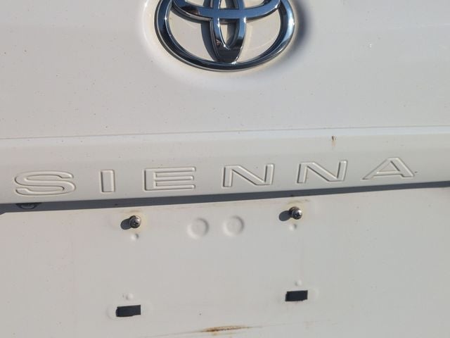 2015 Toyota SIENNA LE 3.5L LE 8 Passenger