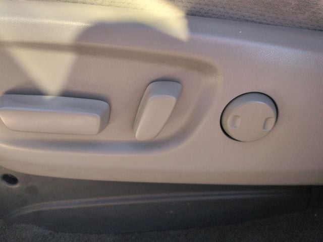 2015 Toyota SIENNA LE 3.5L LE 8 Passenger