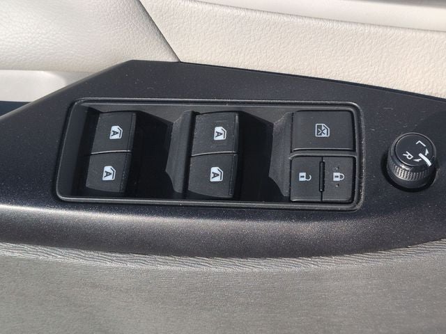 2015 Toyota SIENNA LE 3.5L LE 8 Passenger