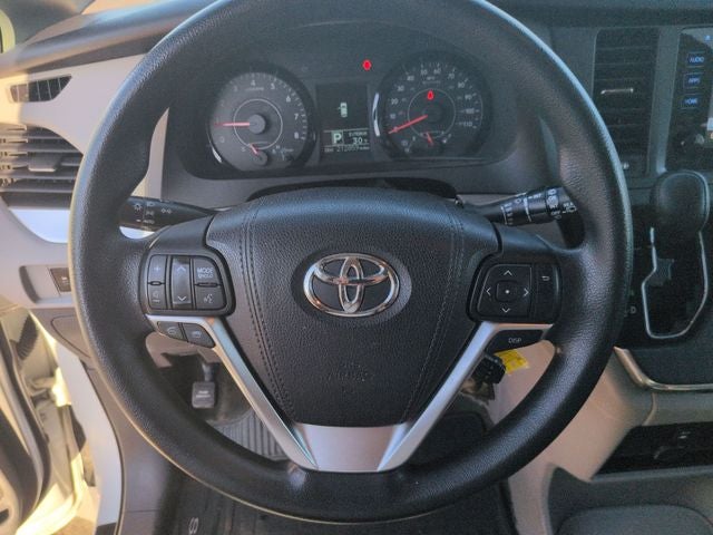 2015 Toyota SIENNA LE 3.5L LE 8 Passenger