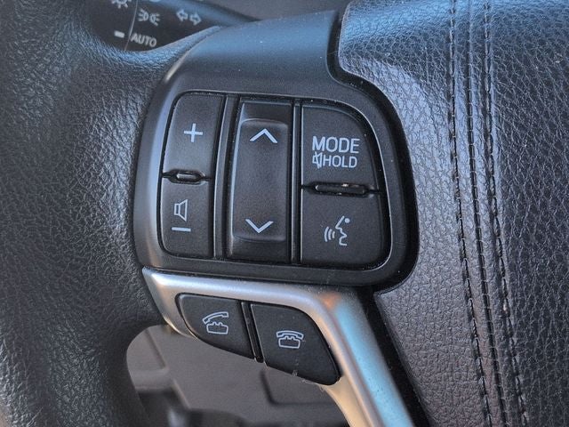 2015 Toyota SIENNA LE 3.5L LE 8 Passenger