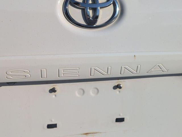 2015 Toyota SIENNA LE 3.5L LE 8 Passenger