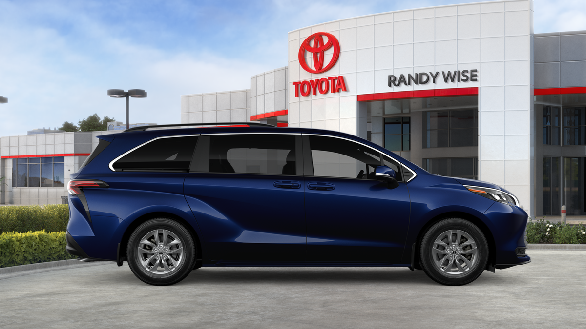 2026 Toyota Sienna LE