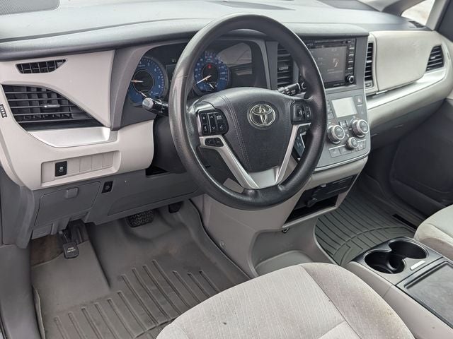 2018 Toyota SIENNA LE 3.5L LE 8 Passenger