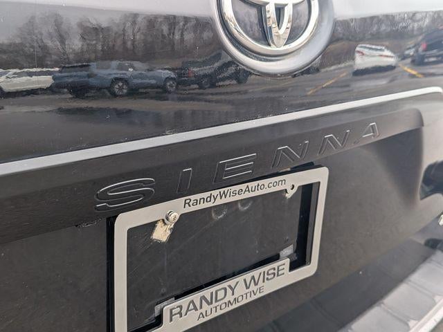 2018 Toyota SIENNA LE 3.5L LE 8 Passenger