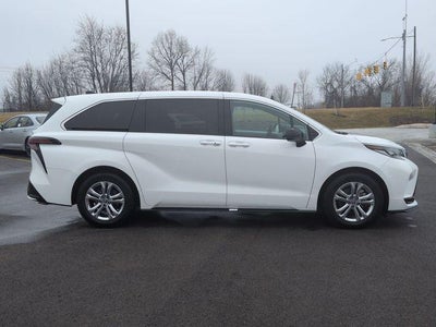 2023 Toyota SIENNA XSE AWD XSE