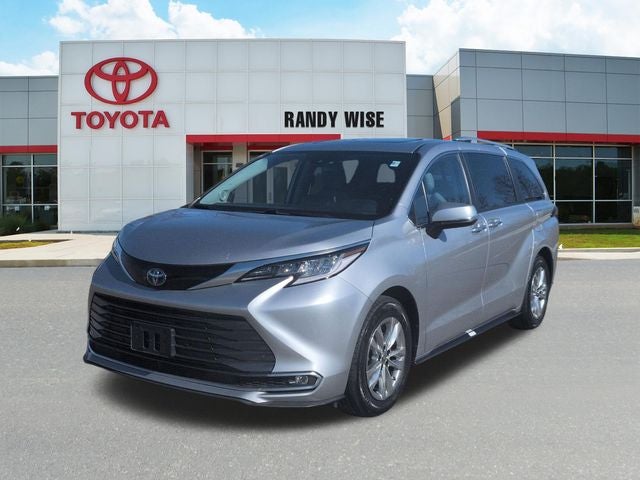2022 Toyota Sienna Limited 7 Passenger