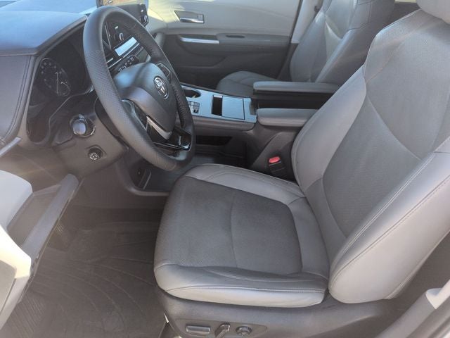 2022 Toyota Sienna Limited 7 Passenger