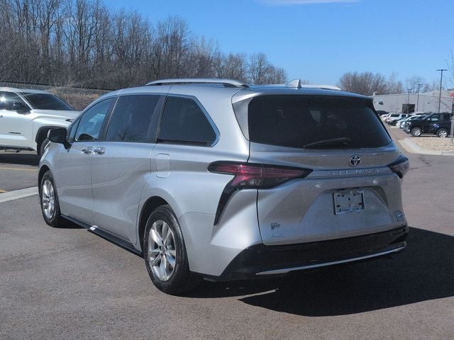 2022 Toyota Sienna Limited 7 Passenger