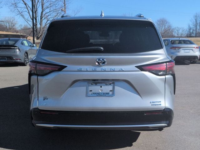 2022 Toyota Sienna Limited 7 Passenger