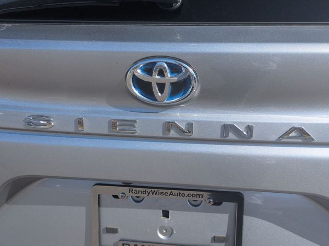 2022 Toyota Sienna Limited 7 Passenger