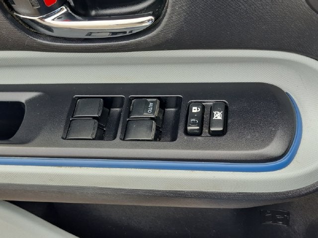 2013 Toyota PRIUS c Two