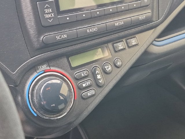 2013 Toyota PRIUS c Two