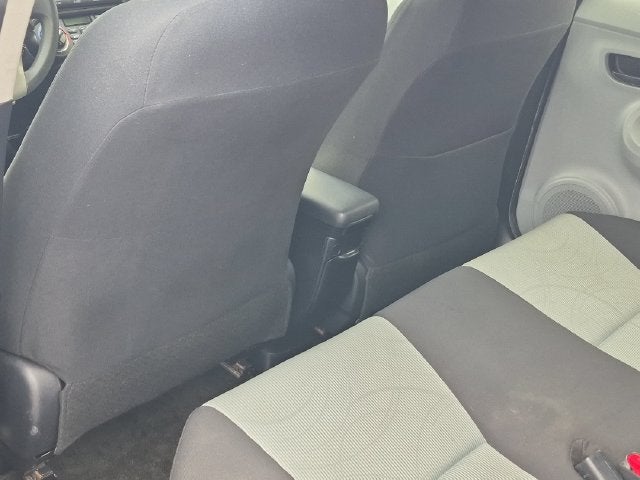 2013 Toyota PRIUS c Two